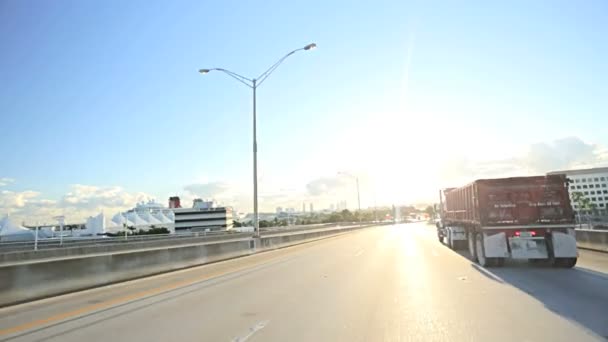 海高速道路を走行 — ストック動画