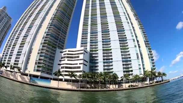 Condominios y apartamentos exclusivos — Vídeo de stock