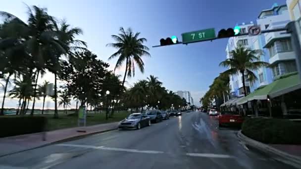 Conducir en Ocean Drive — Vídeo de stock