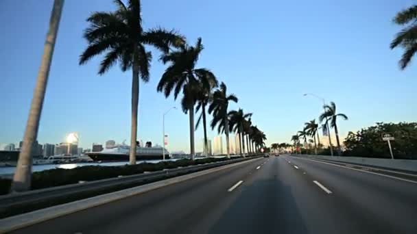 Conducir en la carretera del océano — Vídeos de Stock