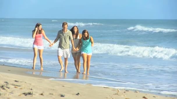 Caucasian Parents Teenage Girls Walking Together Beach — Stock Video