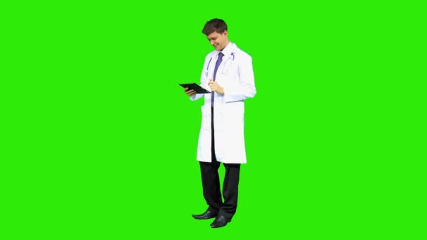 Male doctor using tablet — Stock Video