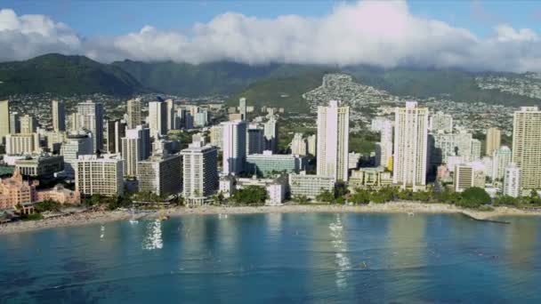 Aerial view Waikiki beachfront hotels — Stock Video