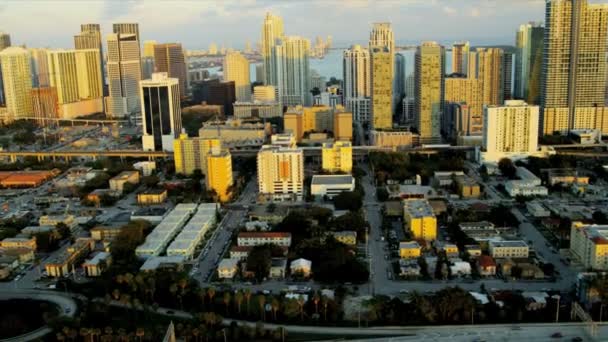 Letecký pohled na zapadající slunce nad miami, usa — Stock video