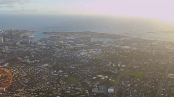 Letecký pohled na Sand Island, Havaj — Stock video
