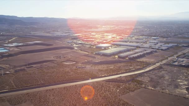 Luchtfoto woestijn ontwikkeling land en commercieel vastgoed — Stockvideo