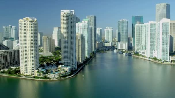 Aerial Downtown vista alberghi di lusso e condomini Miami — Video Stock