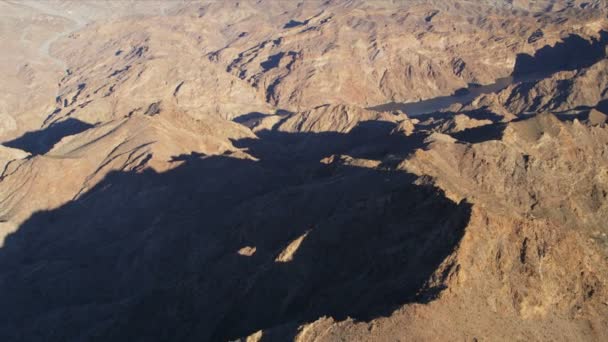 Vista aérea del terreno de Red Rock — Vídeo de stock