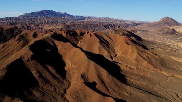 Αεροφωτογραφία κόκκινο βράχο βουνά Λας Βέγκας — Αρχείο Βίντεο