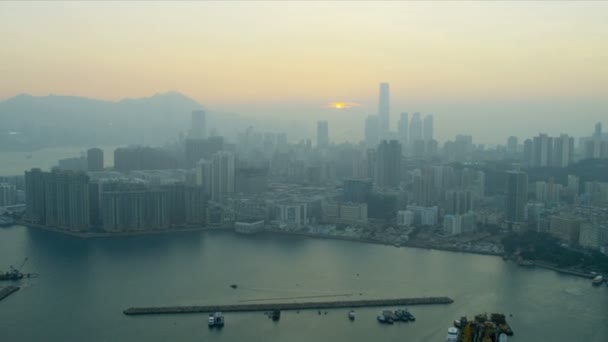 Vista aerea al tramonto di Kowloon, Kowloon Bay — Video Stock