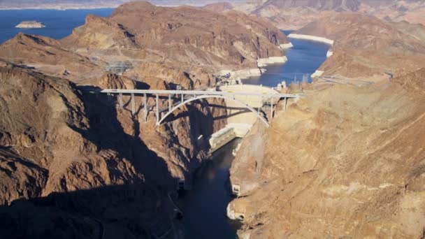 Vista aérea Hoover Dam Colorado River Bridge — Vídeo de stock