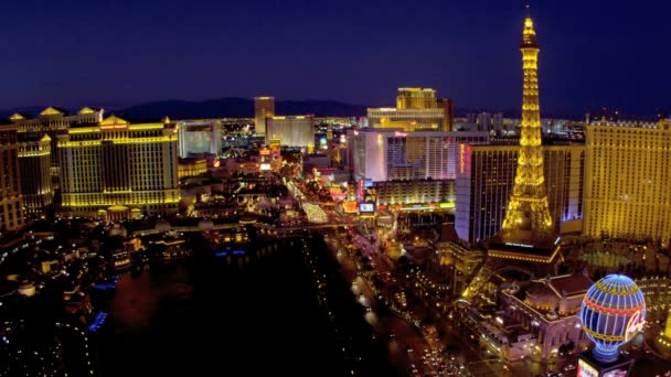 Verlichte Las Vegas Blvd — Stockvideo