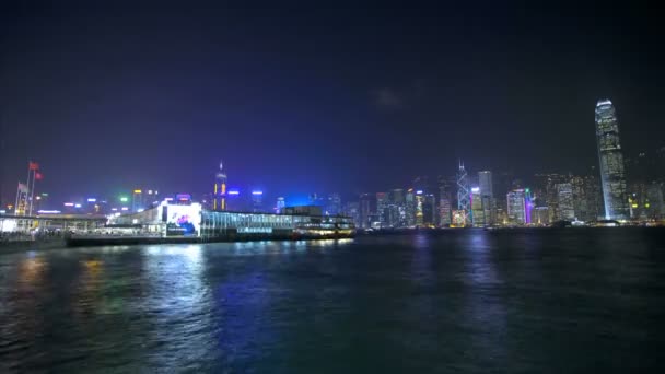 航海船只和城市的摩天大楼 — 图库视频影像