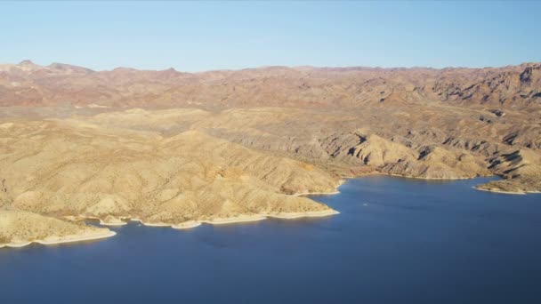 Вид с воздуха на реку Колорадо возле Лас-Вегаса — стоковое видео