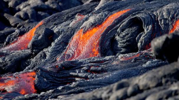 Fluxo destrutivo de lava vulcânica quente — Vídeo de Stock