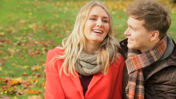 Young Caucasian couple in the park — Stock Video