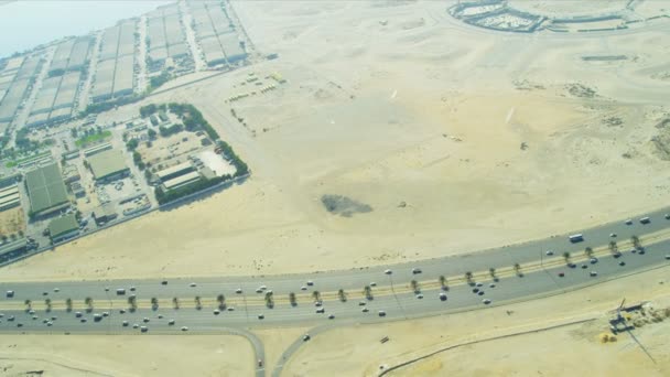 Aerial view desert expressway   Dubai — Stock Video