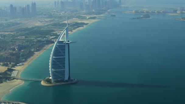 Flygfoto burj al arab, jumeirah beach hotel dubai — Stockvideo
