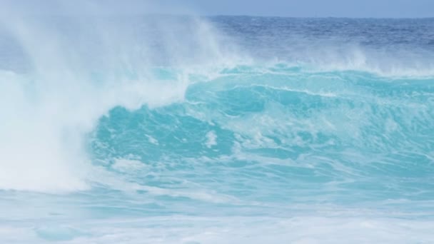 Olas de mar grandes — Vídeos de Stock