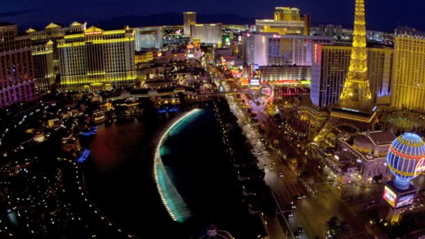 Eiffel Tower nr illuminated Bellagio fountains — Stock Video