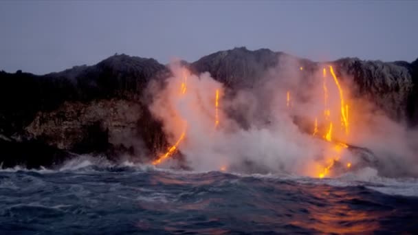 蒸気が上昇してキラウエア火山溶岩 — ストック動画