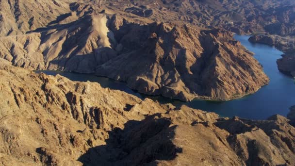 Вид с воздуха на реку Колорадо возле Лас-Вегаса — стоковое видео