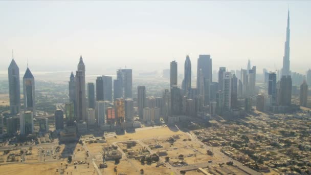 Вид с воздуха космополитический центр Дубая — стоковое видео