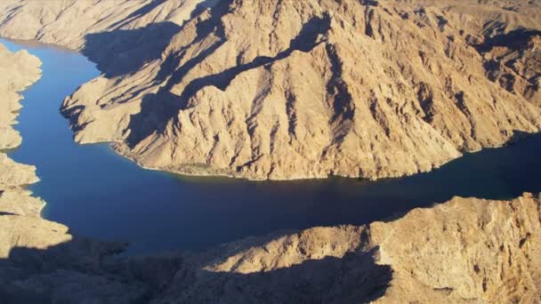 科罗拉多河在拉斯维加斯附近的鸟瞰图 — 图库视频影像