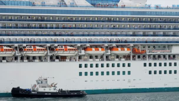 Vakantie cruise liner — Stockvideo