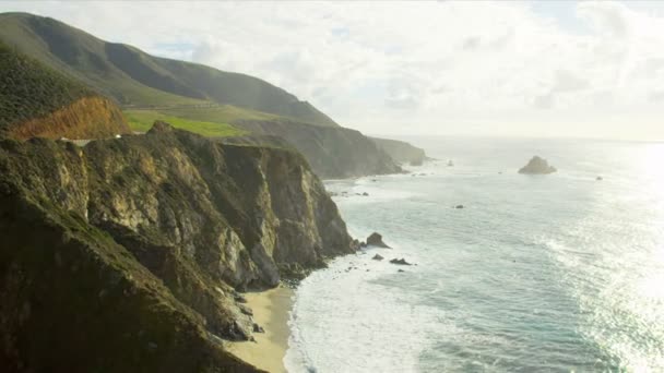 Bixby Bridge op Cabrillo snelweg — Stockvideo