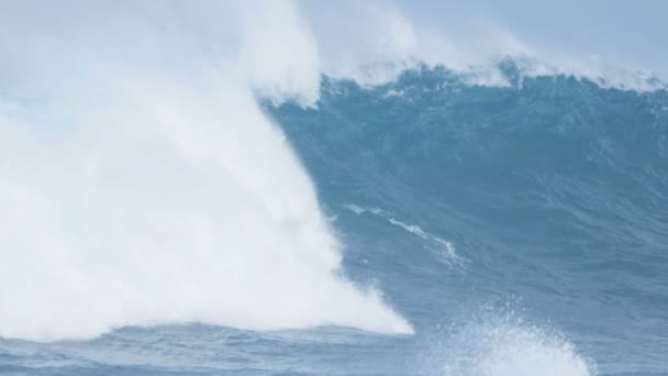 Ondas do mar grandes — Vídeo de Stock