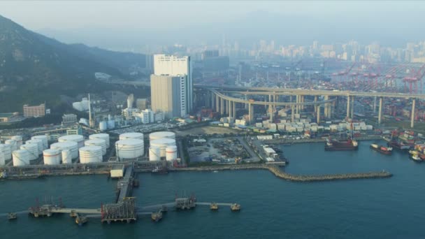Αεροφωτογραφία του πετρελαίου αποθήκευσης τερματικού Χονγκ Κονγκ — Αρχείο Βίντεο