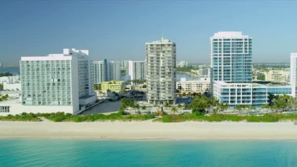 空撮サウスビーチ マイアミ ホテル — ストック動画