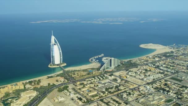 Luftaufnahme burj al arab, jumeirah beach hotel dubai — Stockvideo
