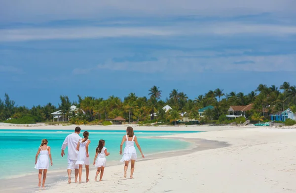 Caucasian Parents Daughters Happy Together Casual White Clothing Beach Island — kuvapankkivalokuva