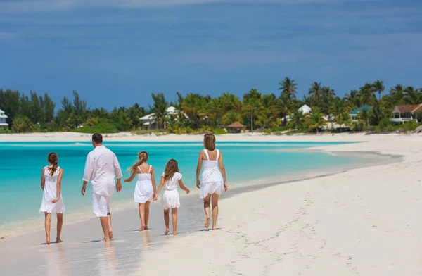 Caucasian Parents Daughters Happy Together Casual White Clothing Beach Island — kuvapankkivalokuva