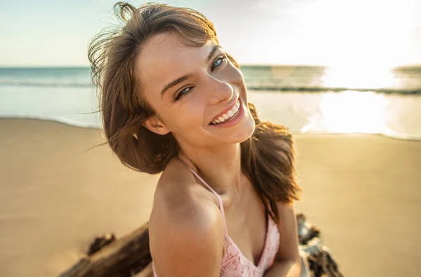 Happy Young European Girl Laughing Enjoying Ocean Sunset Vacation Luxury — Stock Photo, Image