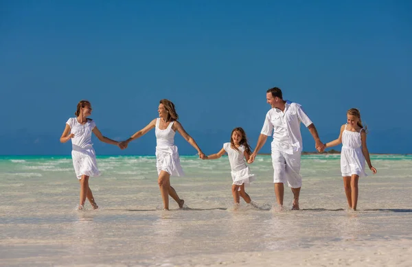 Loving Young Caucasian Parents Daughters Wearing Casual White Clothing Walking — kuvapankkivalokuva