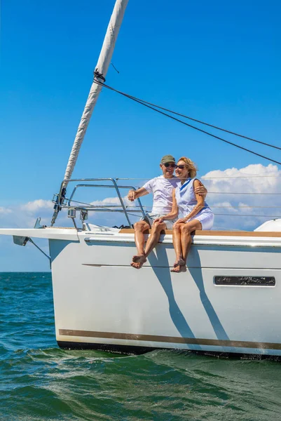 Vacances Plein Air Saines Pour Couple Américain Sénior Aimant Détendre — Photo