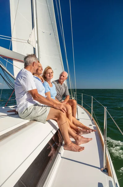 Happy American Friends Freedom Travel Retirement Enjoying Luxury Lifestyle Sailing — Stock Photo, Image