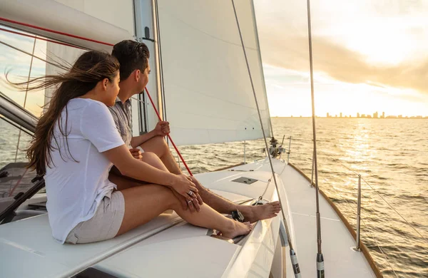 Romantic Young Latino Couple Sitting Together Sailing Ocean Luxury Yacht — Stock Photo, Image