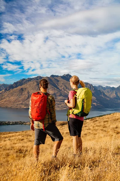 Saludable Joven Caucásico Viaje Aventura Pareja Viaje Senderismo Ver Nueva — Foto de Stock