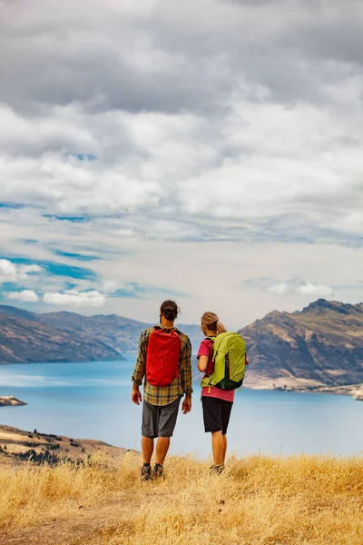 Queenstown Lake Wakatipu Saludable Caucásico Hombres Mujeres Viajeros Disfrutando Montaña — Foto de Stock