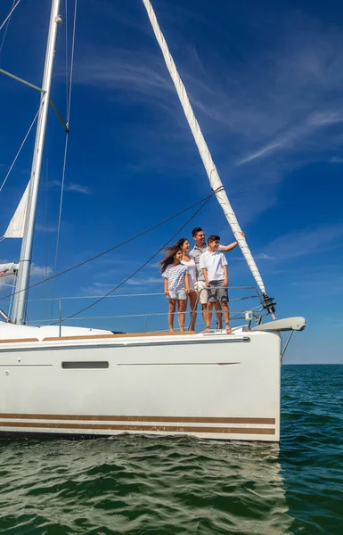 Young Hispanic Brother Sister Enjoying Luxury Family Vacation Parents Standing — Photo