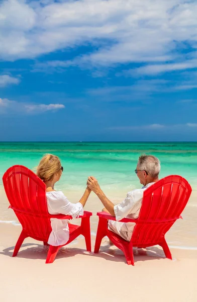 Ältere Kaukasische Paar Lieben Das Leben Ruhestand Händchen Haltend Entspannt — Stockfoto