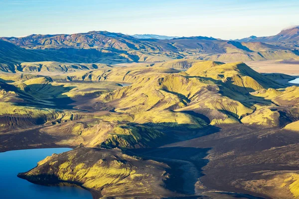 Aerial View Iceland Landmannalaugar National Park Hegyvidéki Tavak Folyók Gazdag — Stock Fotó