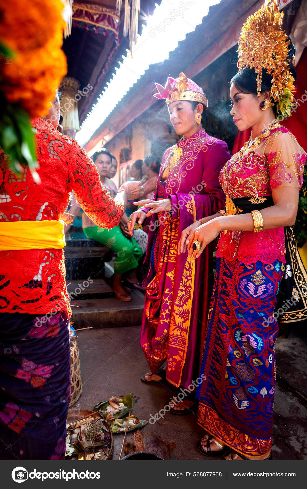 Indonesia Wedding Balinese Style Bride Groom Getting Marriage Local Village  — Stock Editorial Photo © Spotmatik #568877908, image size:1067x1700