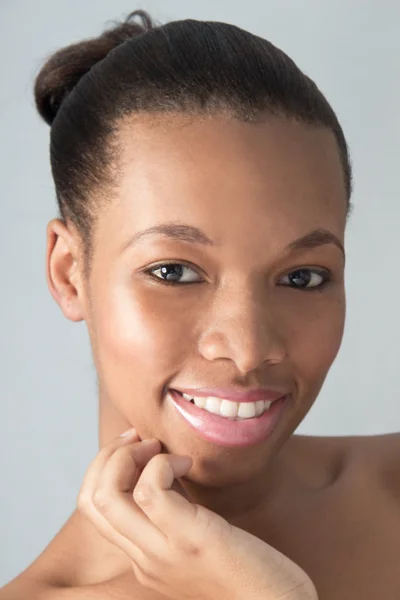 Young Natrual looking African American Woman — Stock Photo, Image