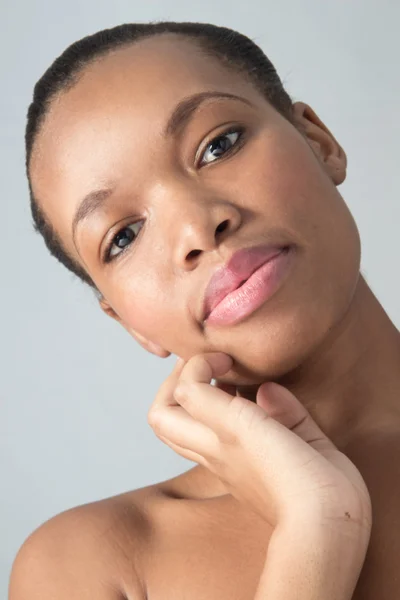 Skönhet attraktiv afroamerikanska naturlig Kvinna — Stockfoto