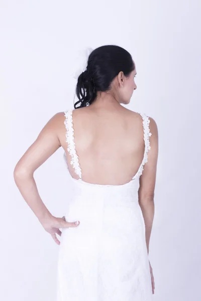Pengantin Wanita Brunette Kembali Seksi dengan gaun pengantin — Stok Foto